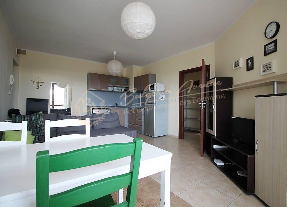 Spacious 2-bedroom apartment 120 m from the sea in Ravda
