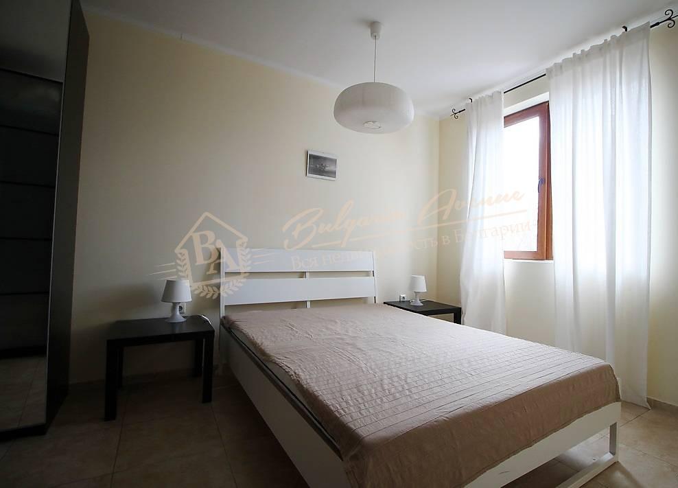 Spacious 2-bedroom apartment 120 m from the sea in Ravda