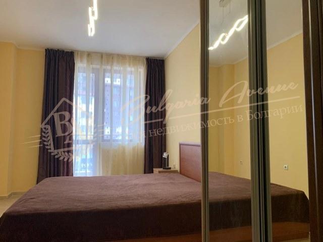 Spacious 2-bedroom apartment 120 m from the sea in Ravda