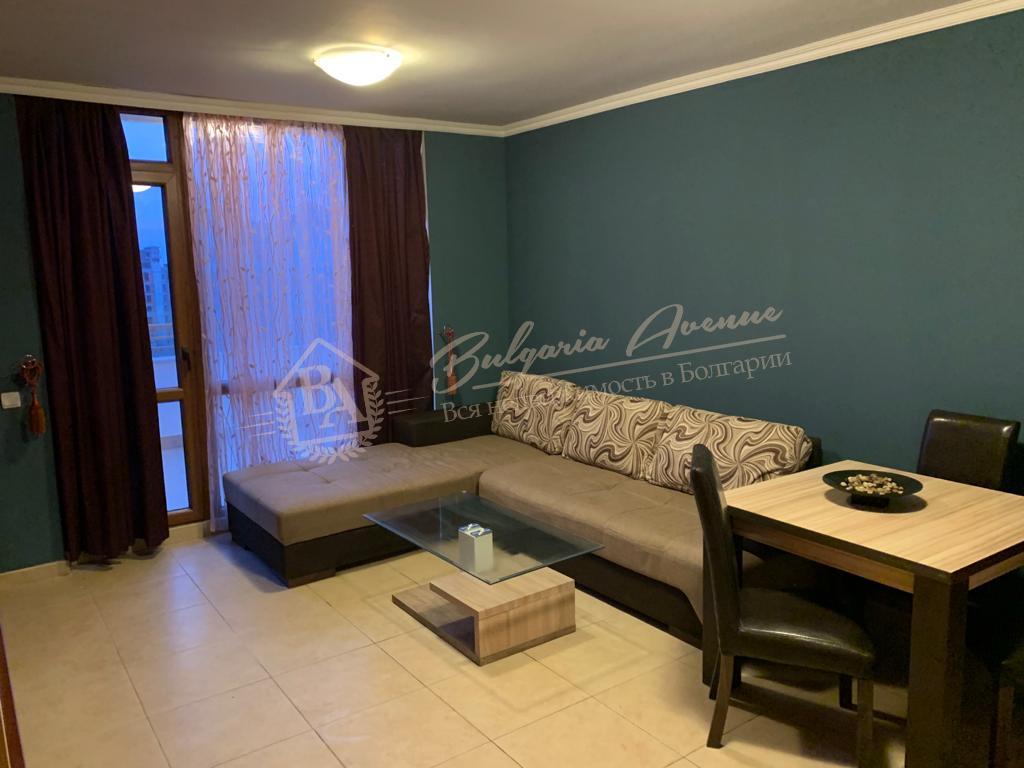 Three-bedroom apartment with furniture in a residential building in Sunny Beach
