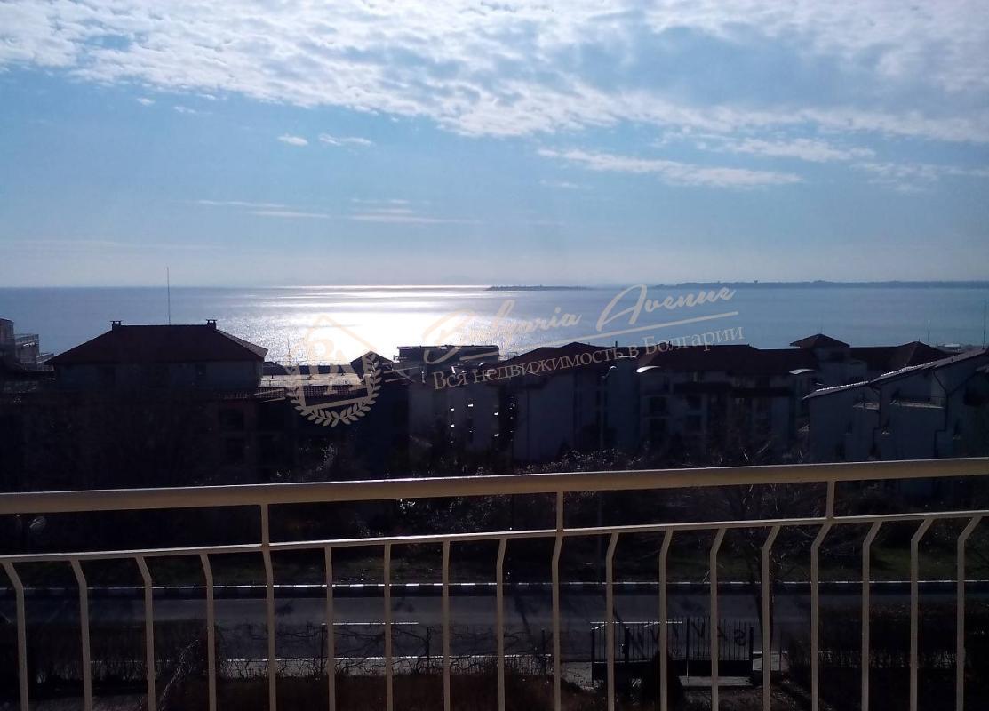 Three-Bedroom Apartment without Maintenance Fee in Sveti Vlas