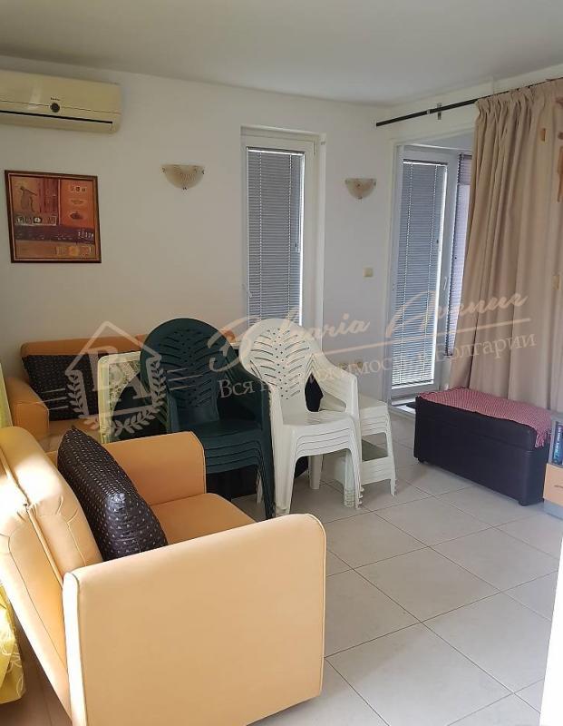 Three-bedroom apartment, no maintenance fee, in the southern part of Nessebar