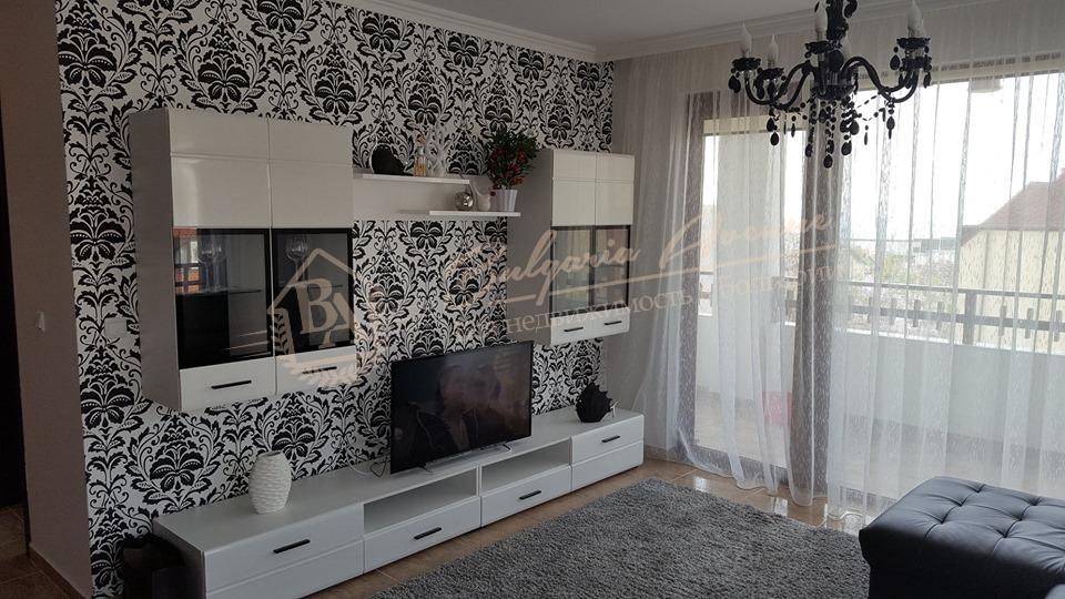 Luxuriously Furnished Three-Bedroom Apartment in Sveti Vlas