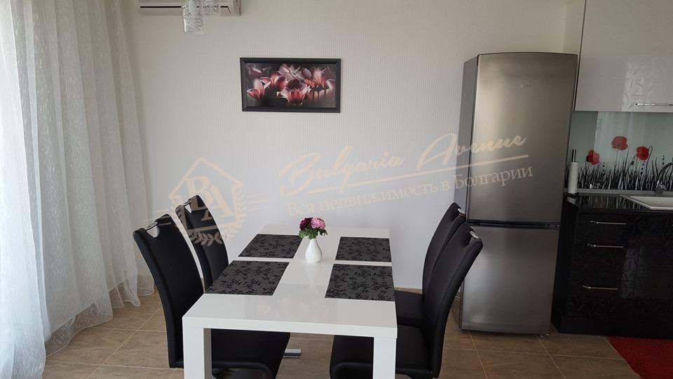 Luxuriously Furnished Three-Bedroom Apartment in Sveti Vlas