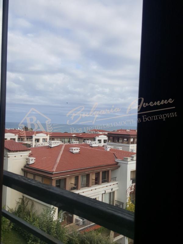 Three-bedroom apartment with furniture in an elite complex in Sozopol