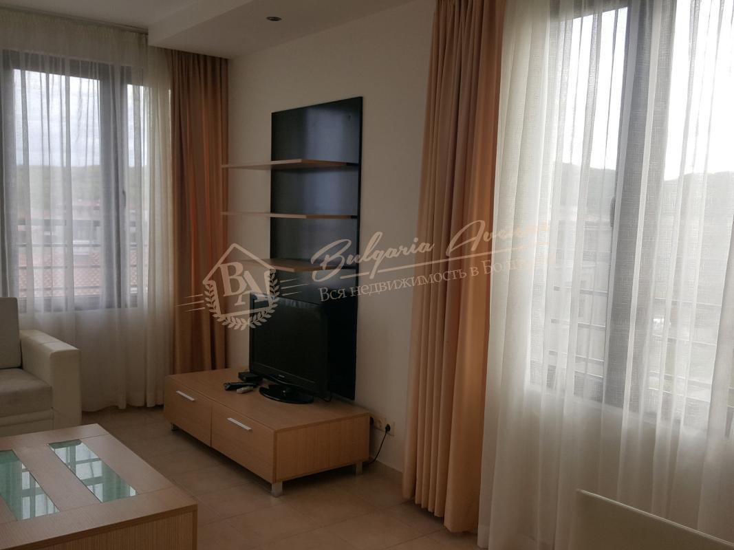 Three-bedroom apartment with furniture in an elite complex in Sozopol