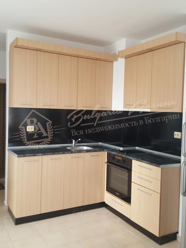 Three-bedroom apartment with furniture in an elite complex in Sozopol