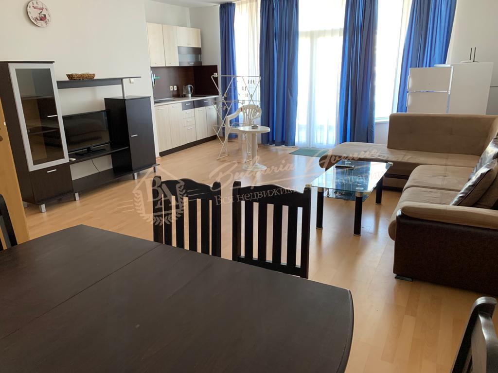Cosy 2-bedroom apartment with sea view in OAZIS complex, Ravda