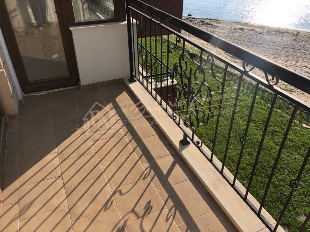 New, panoramic, three-bedroom apartment on the first line in Nessebar