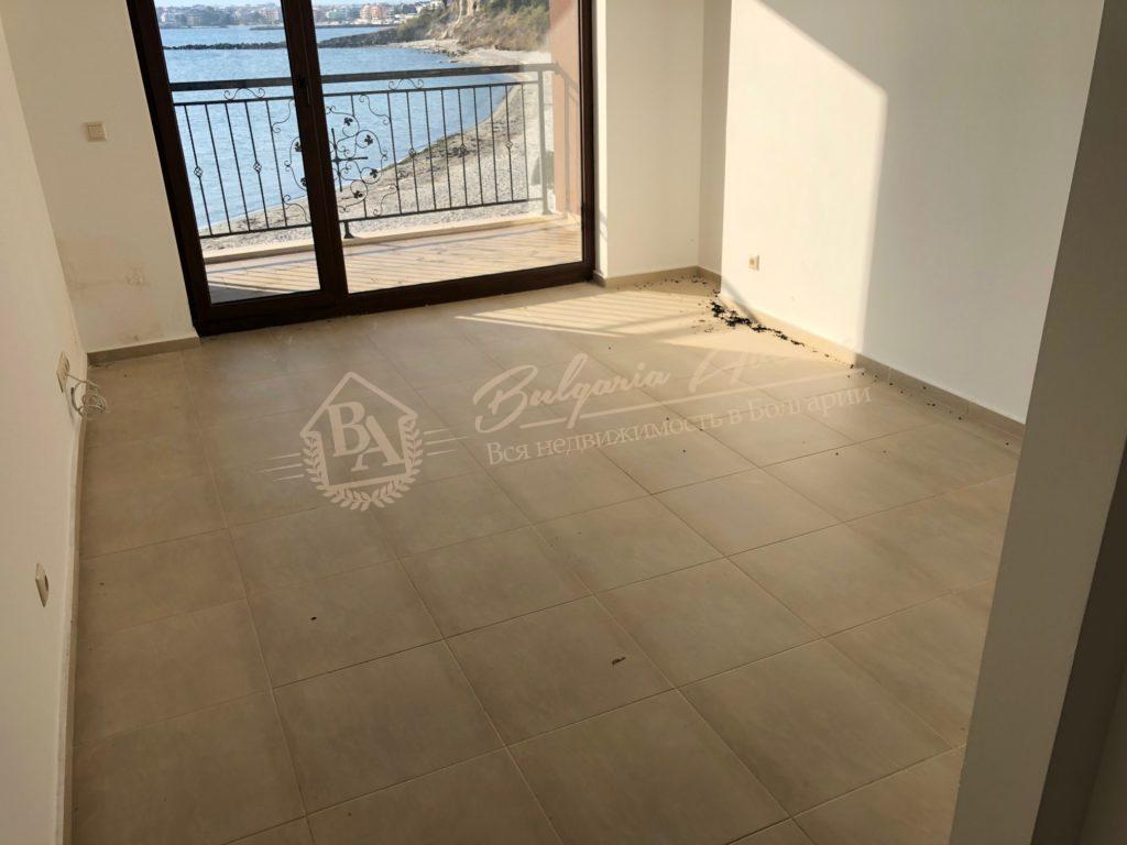 New, panoramic, three-bedroom apartment on the first line in Nessebar