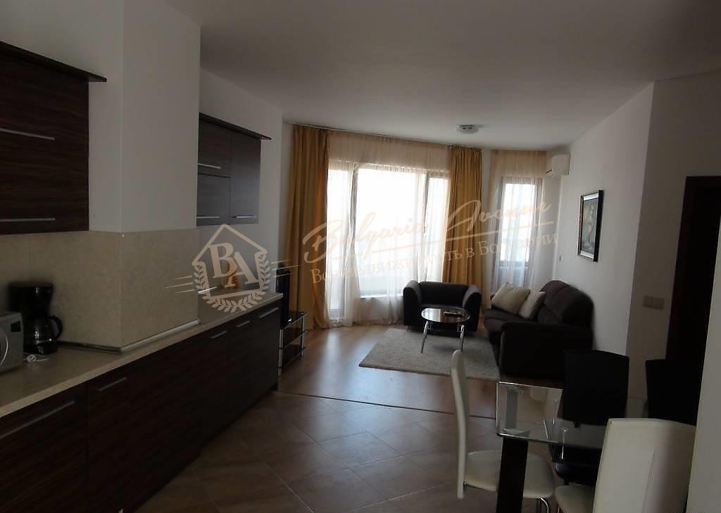 Three-bedroom apartment with sea view in an elite building in Varna
