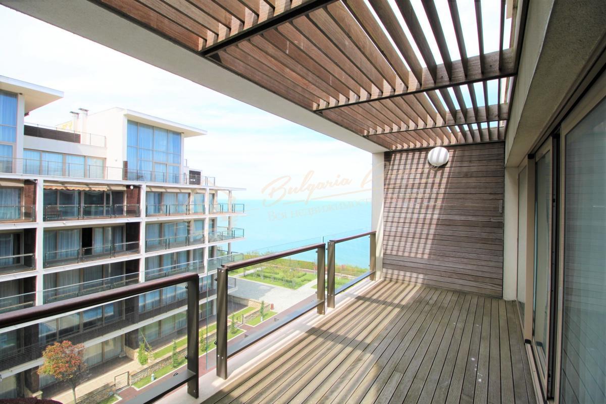Two-level apartment with sea view on the first line, Obzor
