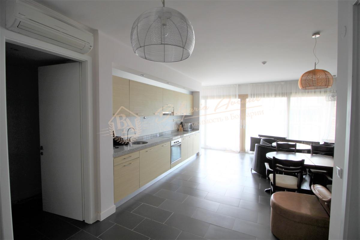 Two-level apartment with sea view on the first line, Obzor