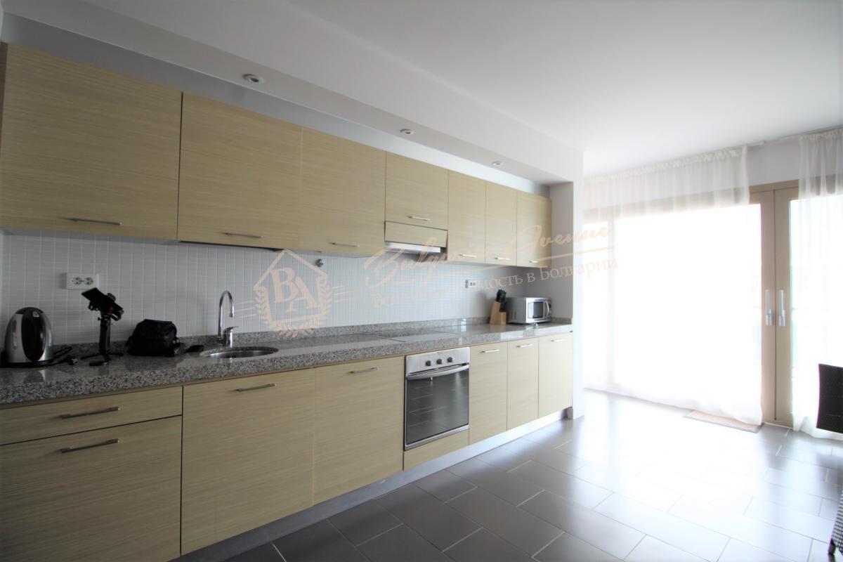 Two-level apartment with sea view on the first line, Obzor