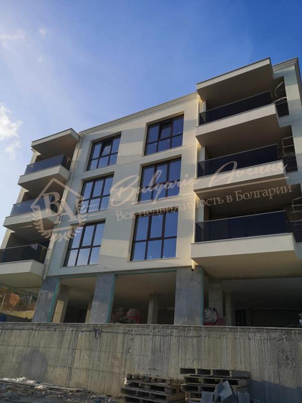 Three-bedroom apartment in a residential building with sea panorama in Varna