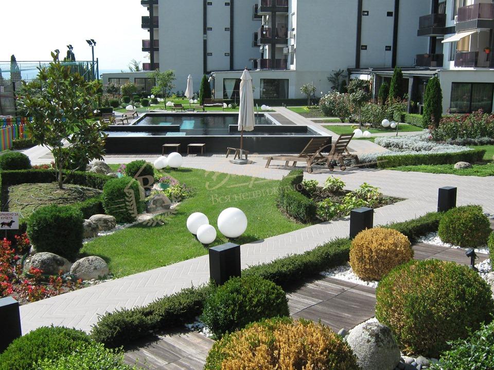 Three-bedroom apartment by the sea in the balneo resort in Saint Constantine and Helena, Varna