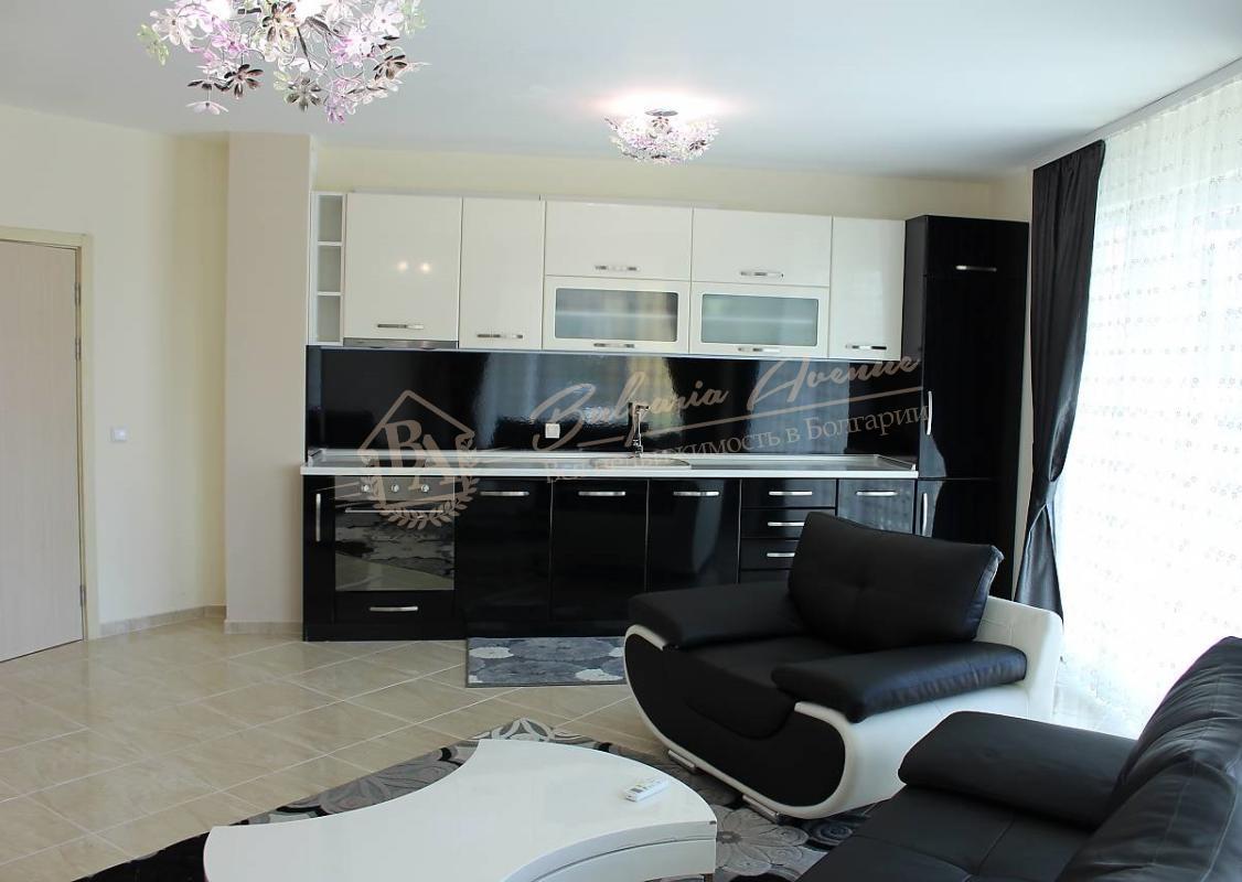Spacious three-bedroom apartment in a new building with sea views in Sveti Vlas