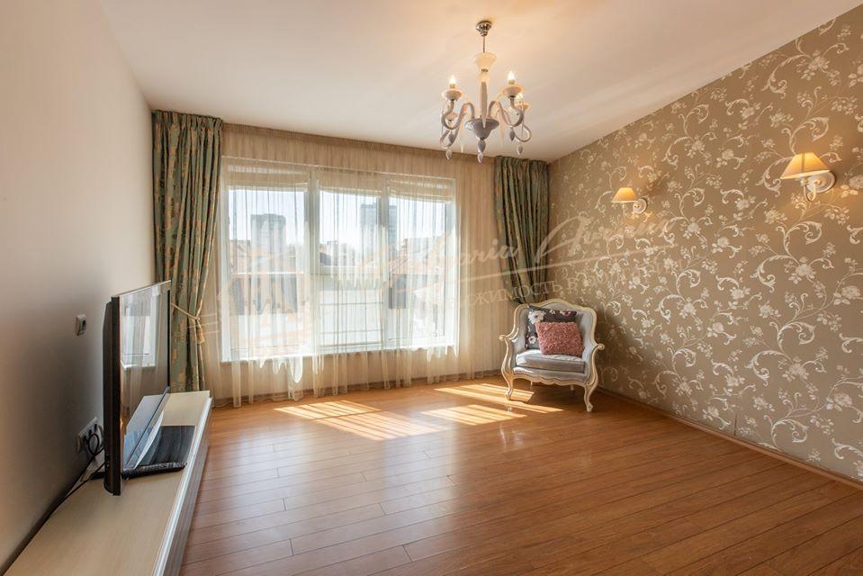 Stylish, spacious three-bedroom apartment with furniture in the centre of Varna