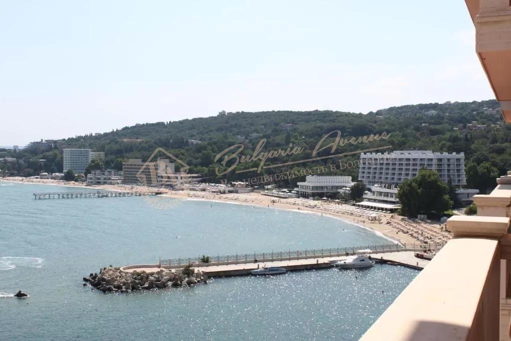 Three-Bedroom Apartment with Sea View in Port Palace, Saint Constantine and Helena