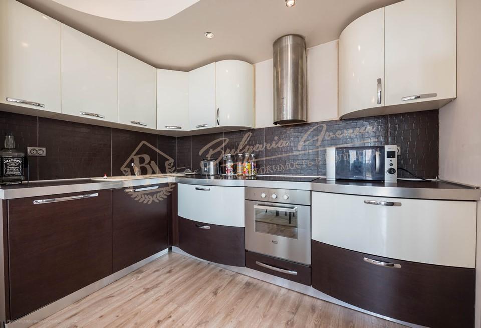 Spacious and bright apartment with 2 bedrooms and sea view in Varna