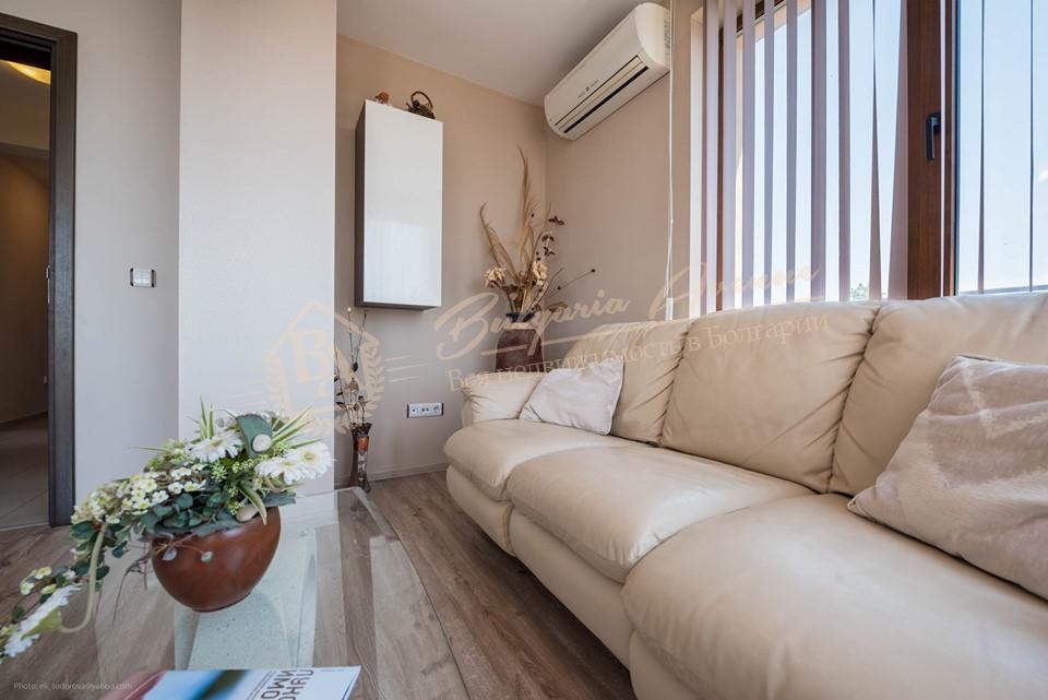 Spacious and bright apartment with 2 bedrooms and sea view in Varna