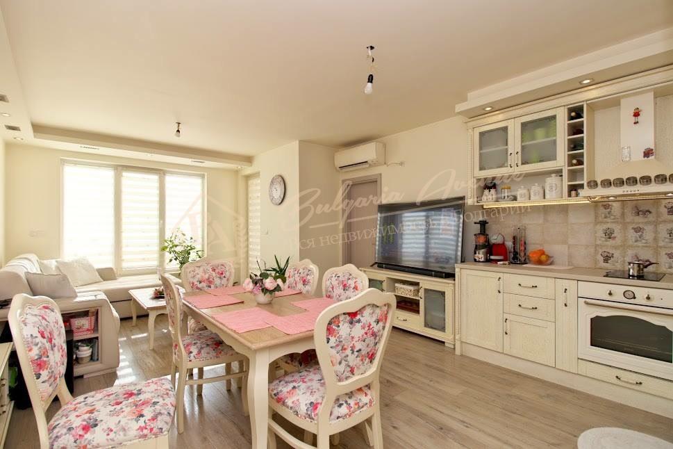 Bright, Elite 2-Bedroom Apartment in a New Building, Varna