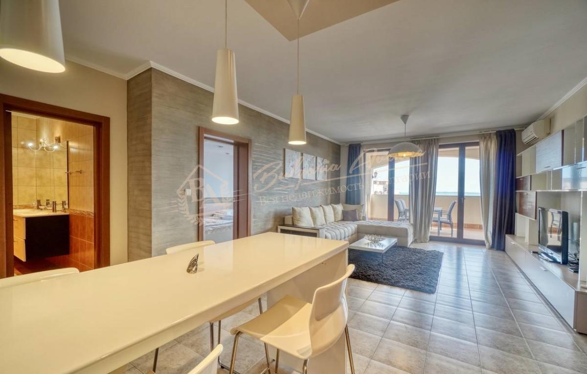 Three-bedroom apartment with frontal sea view in Casa Real, Sveti Vlas