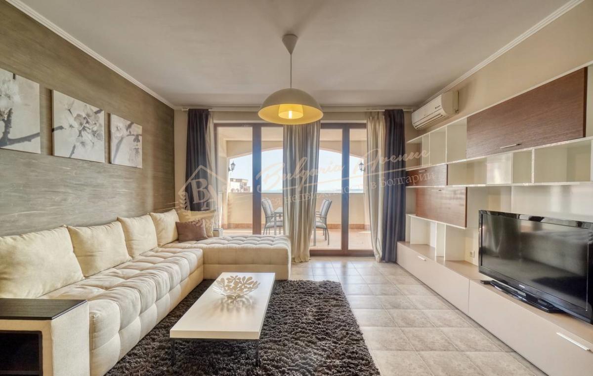Three-bedroom apartment with frontal sea view in Casa Real, Sveti Vlas