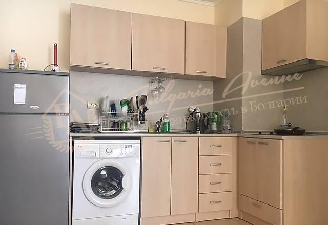 Spacious 3-bedroom apartment 120 m from the sea in Ravda