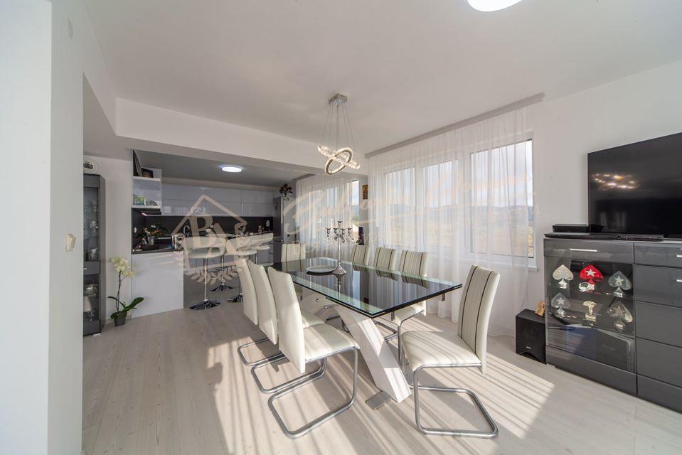 Four-bedroom apartment by the sea in a gasified house in Briz, Varna