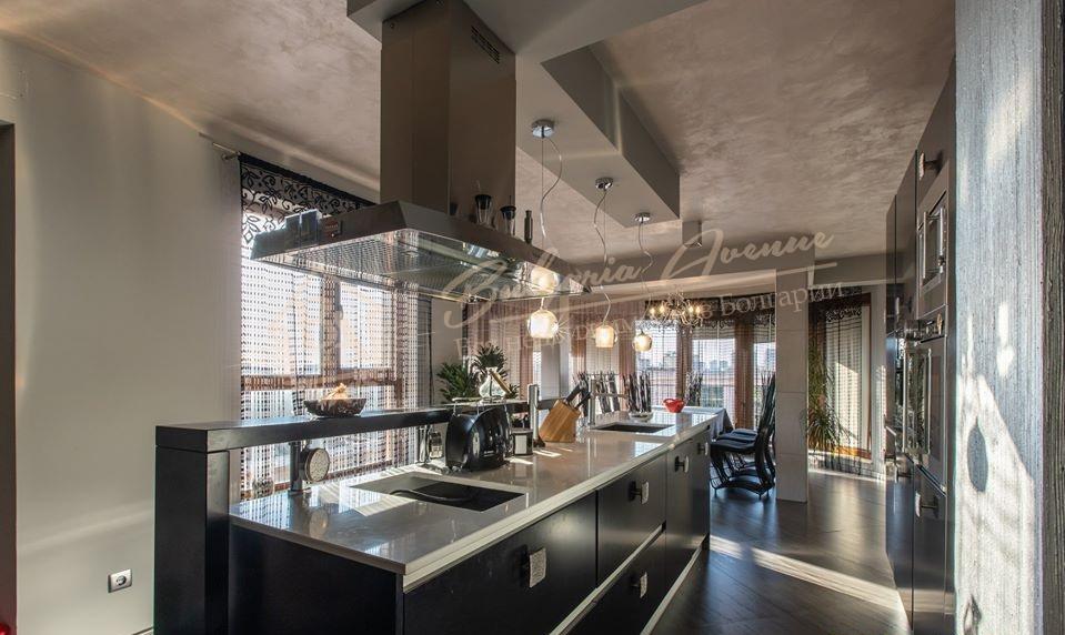 Spacious four-bedroom apartment with furniture in an elite building, in Varna