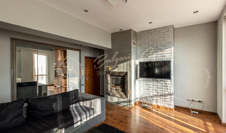 Spacious four-bedroom apartment with furniture in an elite building, in Varna