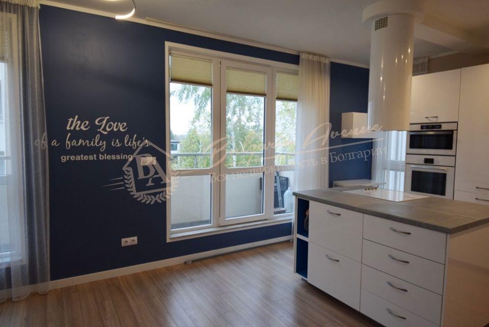Elite Four-Bedroom Apartment with Furniture by the Sea in Varna
