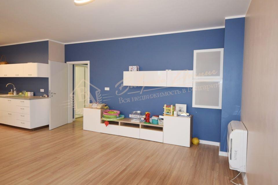 Elite Four-Bedroom Apartment with Furniture by the Sea in Varna