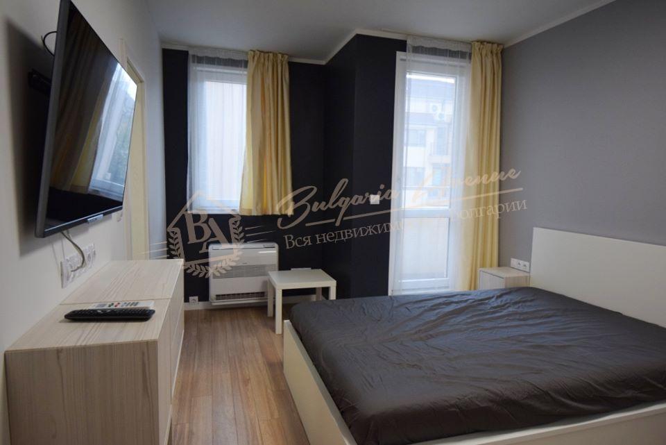 Elite Four-Bedroom Apartment with Furniture by the Sea in Varna