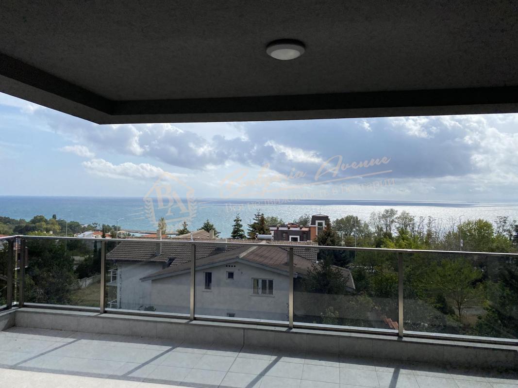 Spacious, multi-room apartment in a new build with sea view in Varna