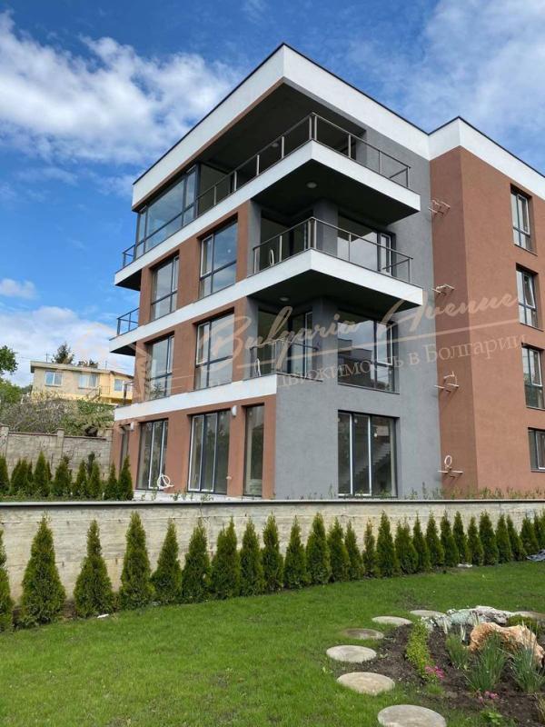 Spacious, multi-room apartment in a new build with sea view in Varna