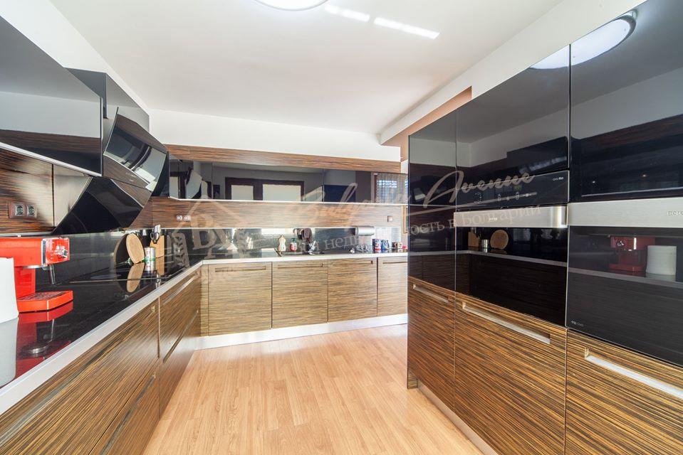 Spacious four-bedroom apartment in a complex in St. Constantine and Helena