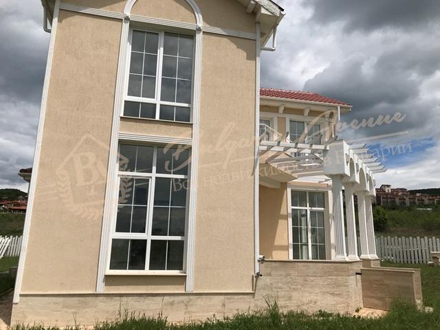 New, private house in the Chateau Sea Breeze complex, Kosharitsa village.