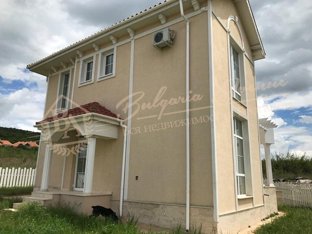 New, private house in the Chateau Sea Breeze complex, Kosharitsa village.