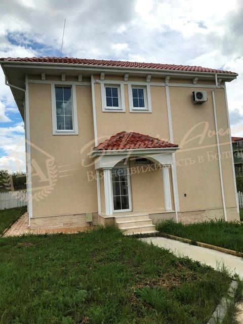 New, private house in the Chateau Sea Breeze complex, Kosharitsa village.