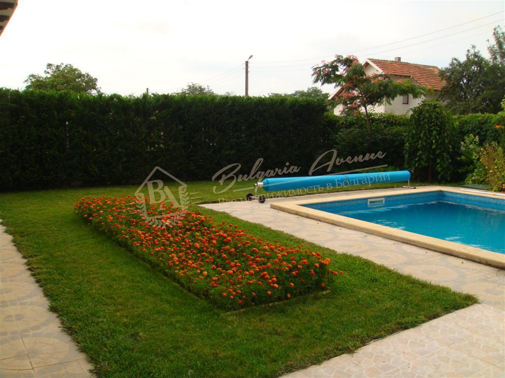 Two-storey house with swimming pool, clean air 10 km from the sea, Varna region