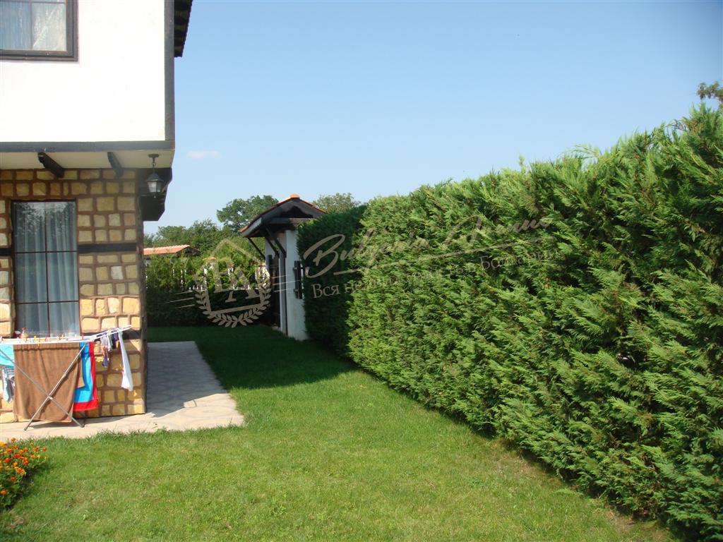 Two-storey house with swimming pool, clean air 10 km from the sea, Varna region