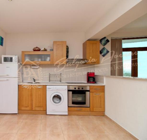 House with swimming pool, plot and sea view in the suburbs of Varna