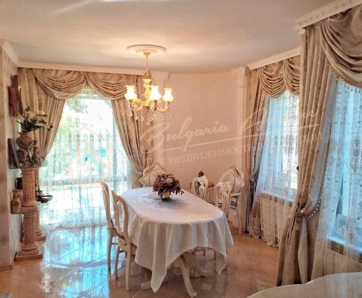 House in a quiet and picturesque district of Varna, 15 minutes' walk from the beach