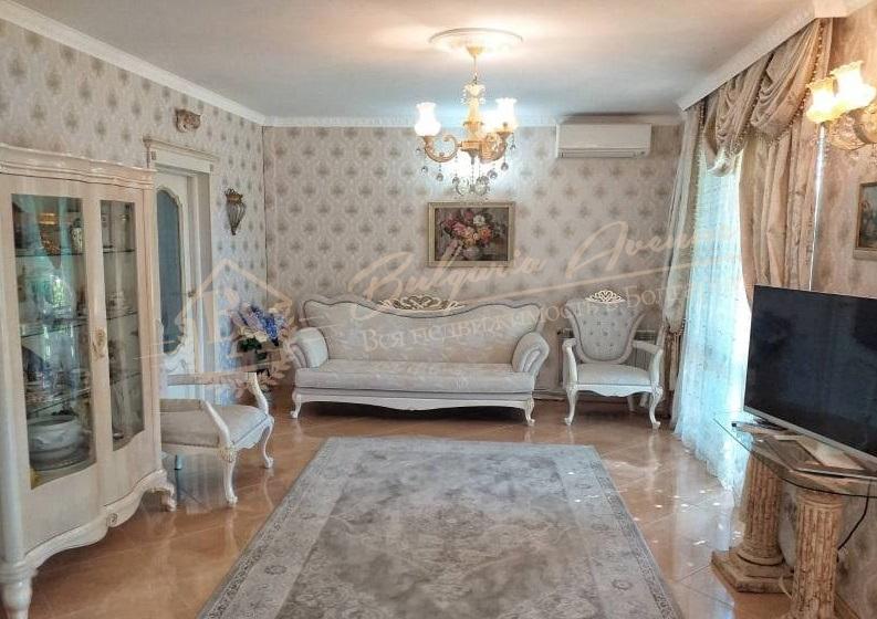 House in a quiet and picturesque district of Varna, 15 minutes' walk from the beach