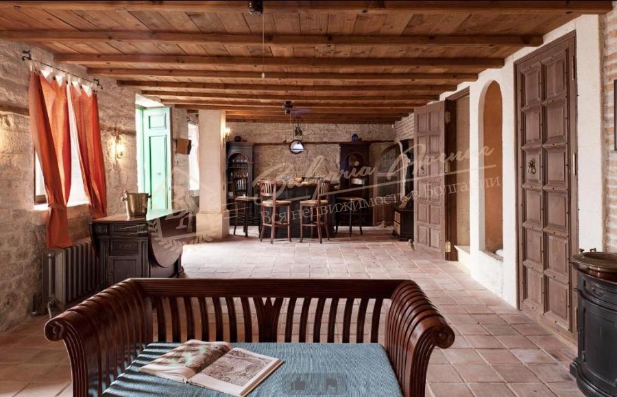 House in Mediterranean style, on the first line of the beach in Kavarna