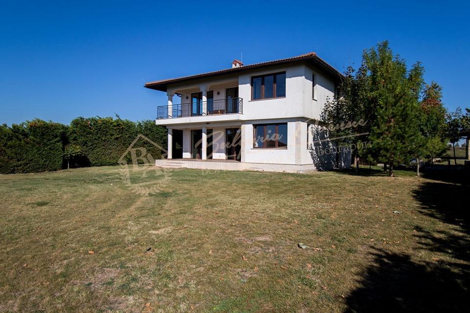 Two-storey villa in an elite closed-type complex by the sea near Balchik