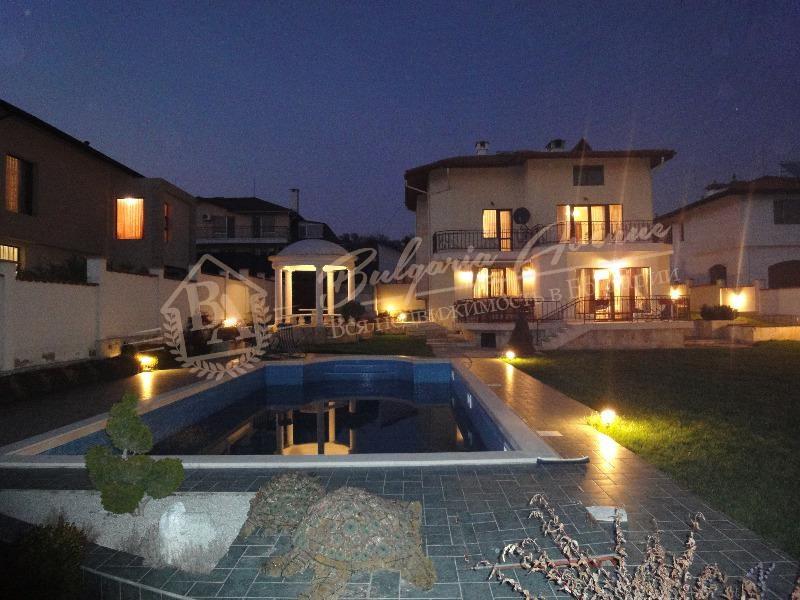 The house has an exceptional sea view and is located in the city of Varna
