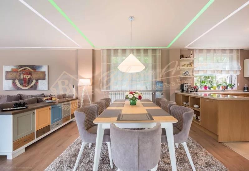 Luxury house with sea view, swimming pool and plot in Varna